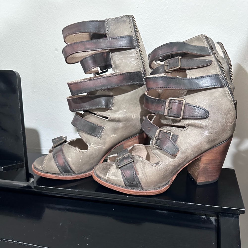 Freebird Bond! Size 9 Only worn once!